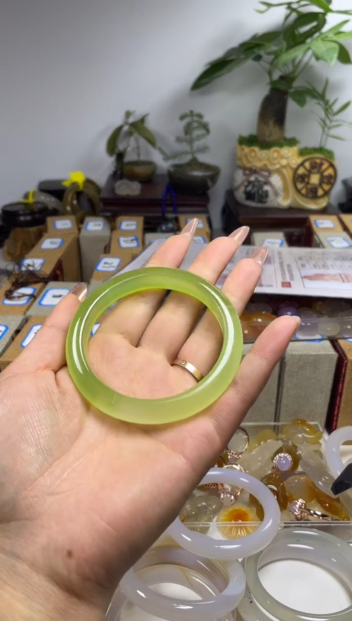 【闪购商品】玛瑙手镯未镶嵌玛瑙手镯