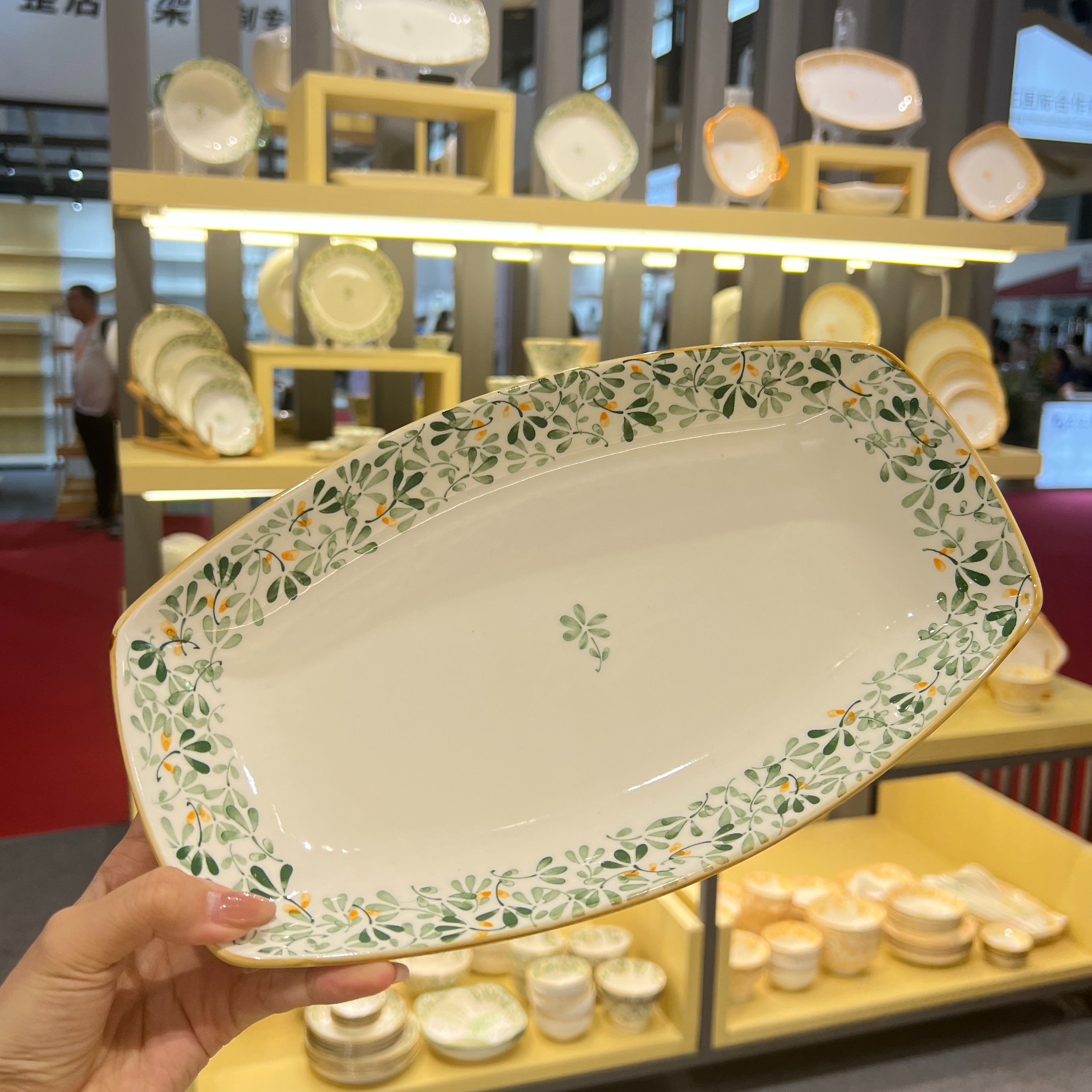 四季繁花饺子盘绿粉芽鱼盘12英寸釉下彩家用陶瓷餐具菜盘长盘31cm