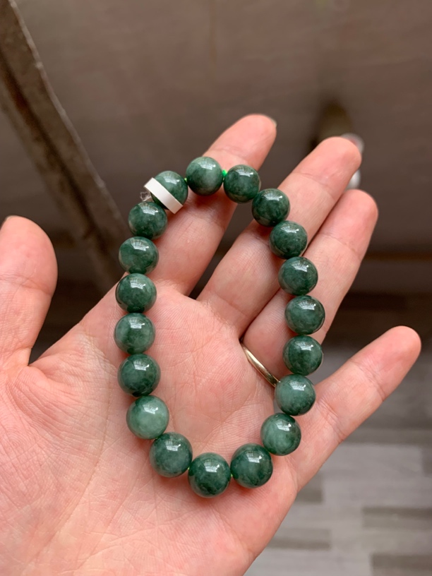 天然翡翠A货糯种绿色飘绿花手串