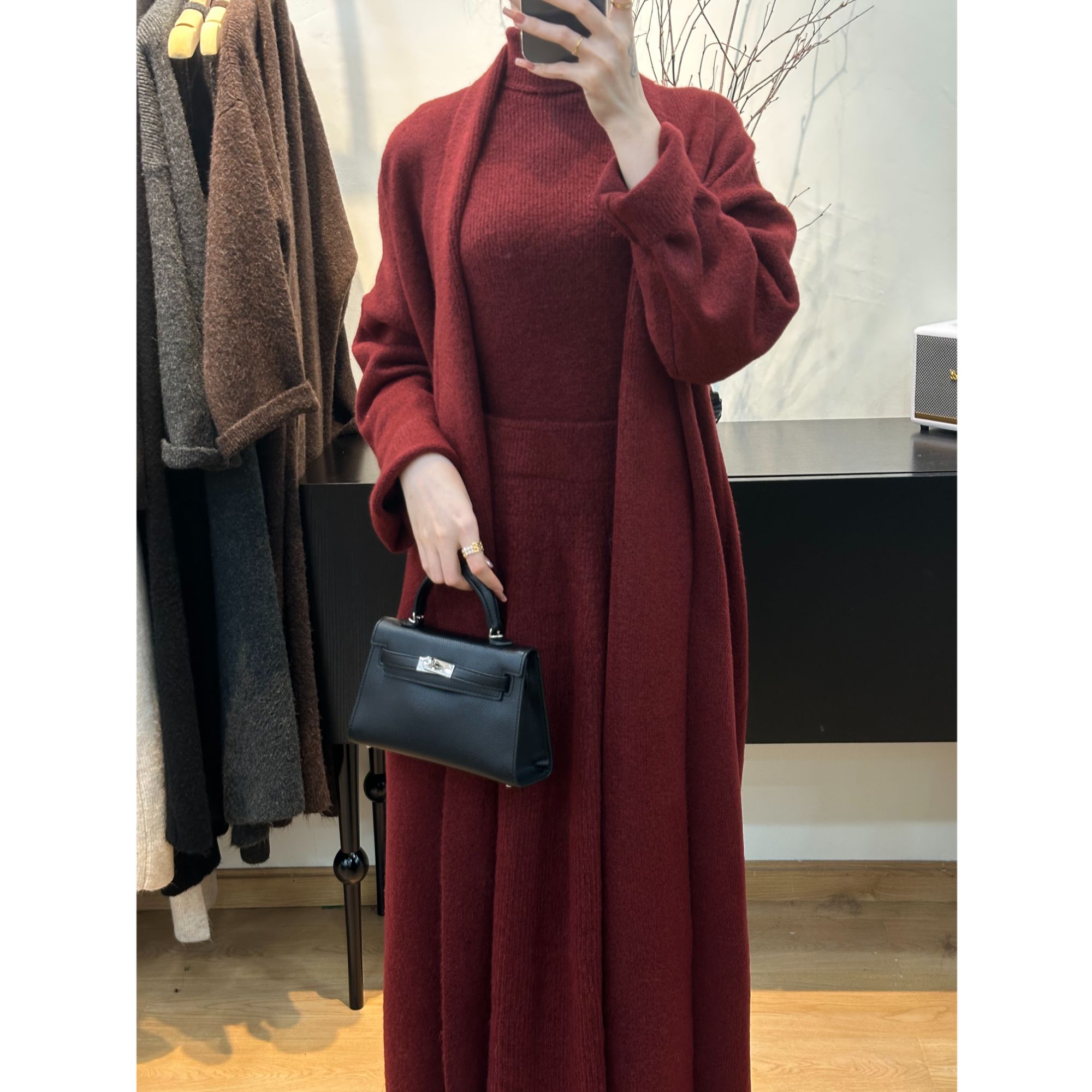 慵懒风休闲针织套装女2024秋冬新款高领背心毛衣开衫半身裙三件套