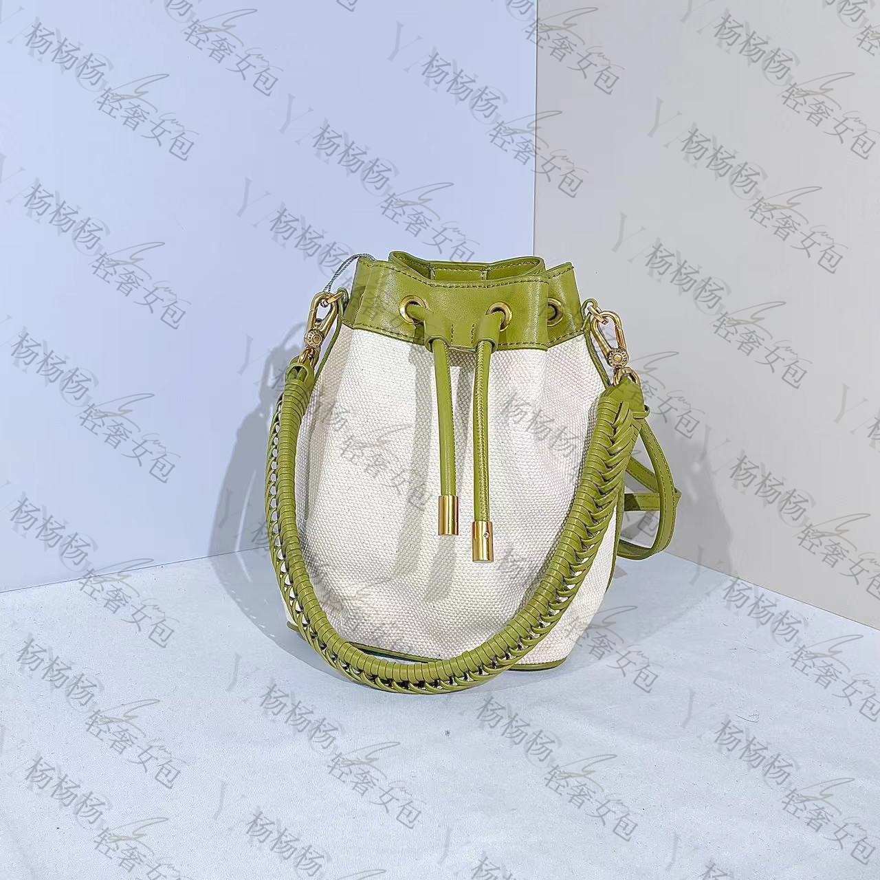 CHARLES&KEITH  10840452-1混色M女士手提单肩水桶包-杨灬