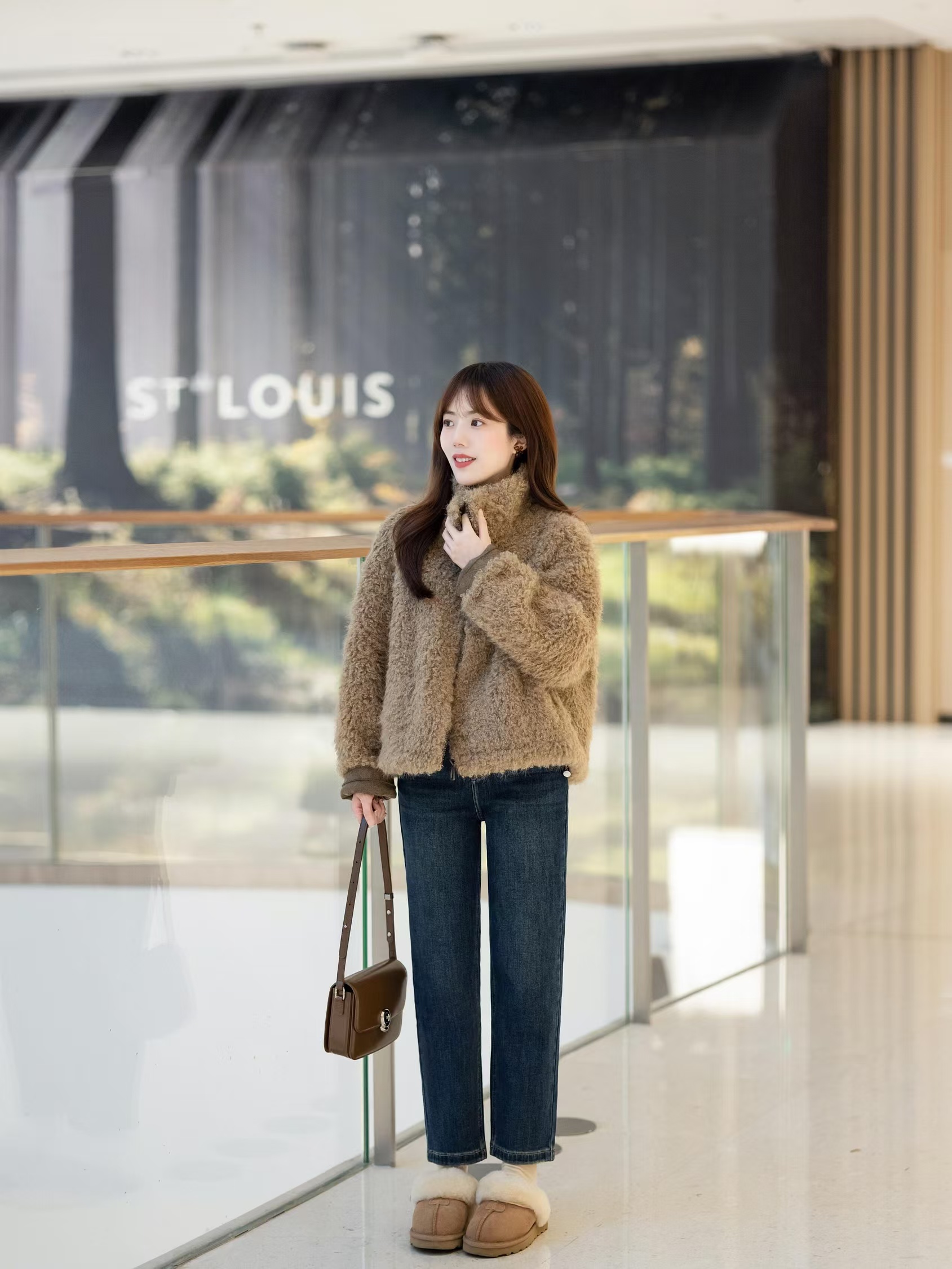 【小熊贝贝】秋冬高级感韩系棕色毛毛外套搭白色打底复古蓝色牛仔裤