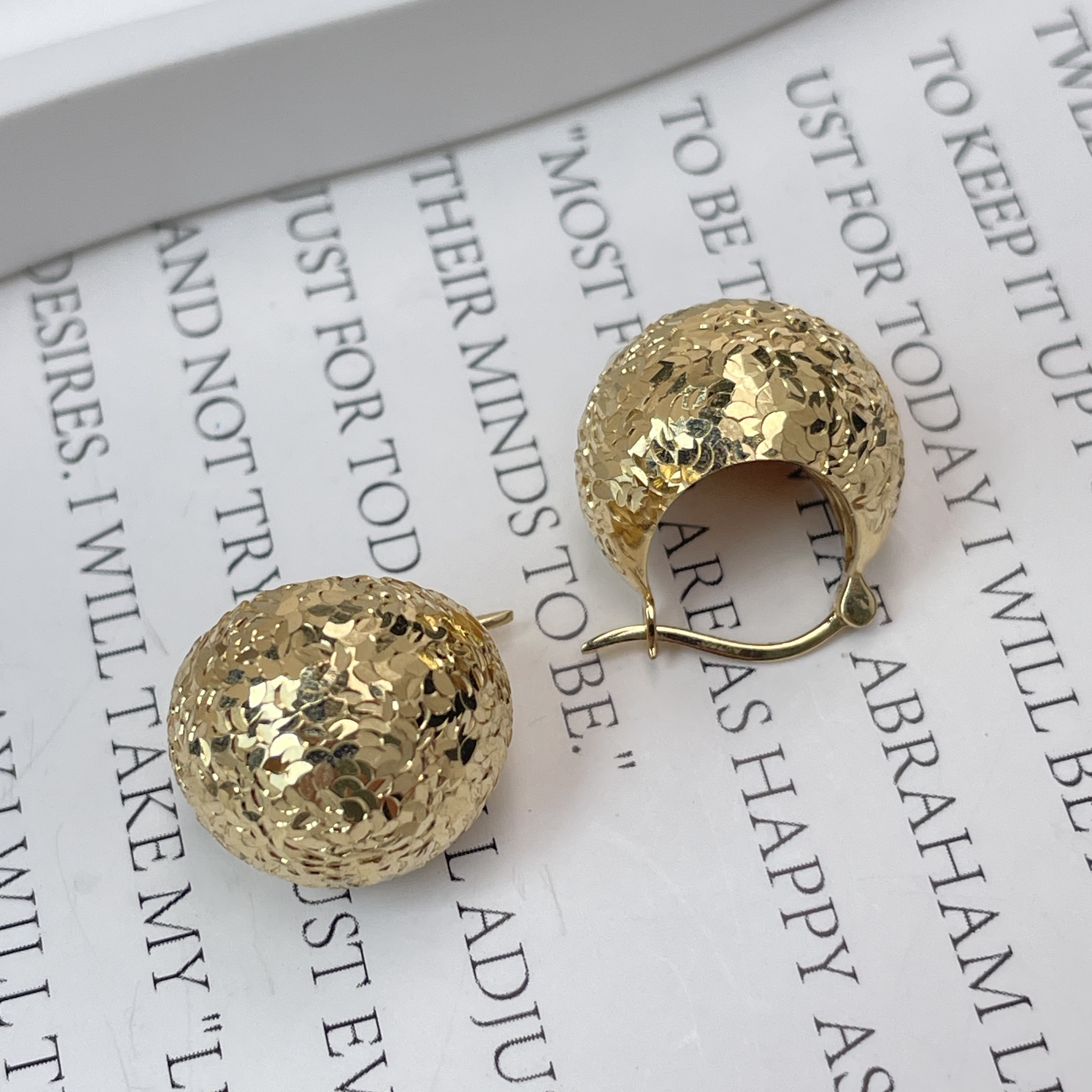 【金禧禧】18k金耳饰锤纹碎冰耳包闪亮气质时尚百搭欧美/多样发其一