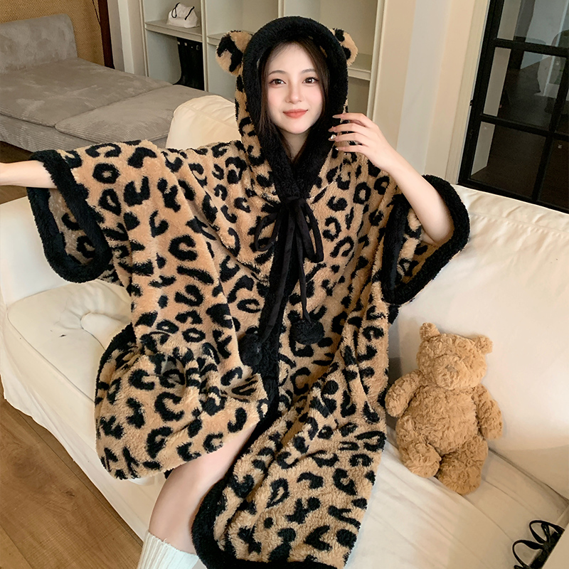 圆点加厚珊瑚绒中长款连帽大睡袍冬季保暖睡裙韩版家居服秋冬ins