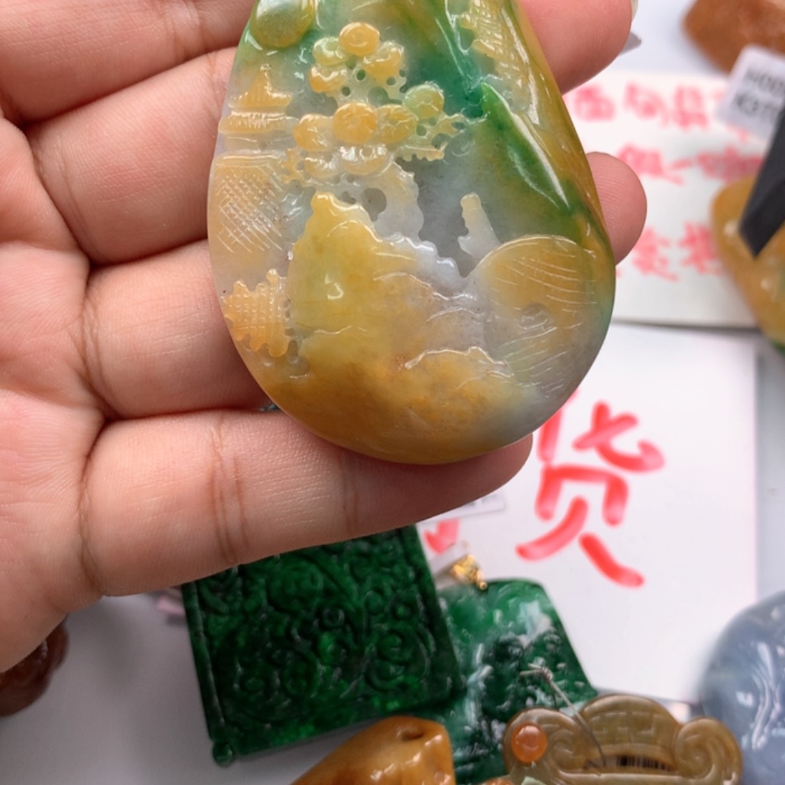【闪购商品】翡翠颈饰未镶嵌