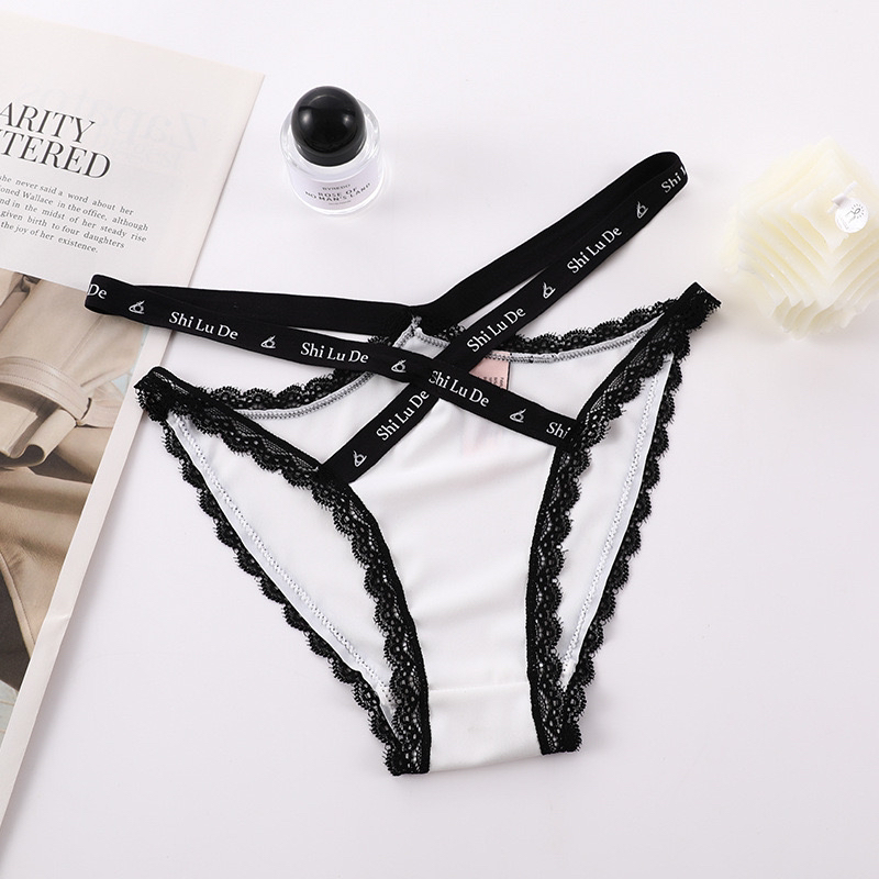 “甜酷辣妹”低腰交叉镂空三角裤