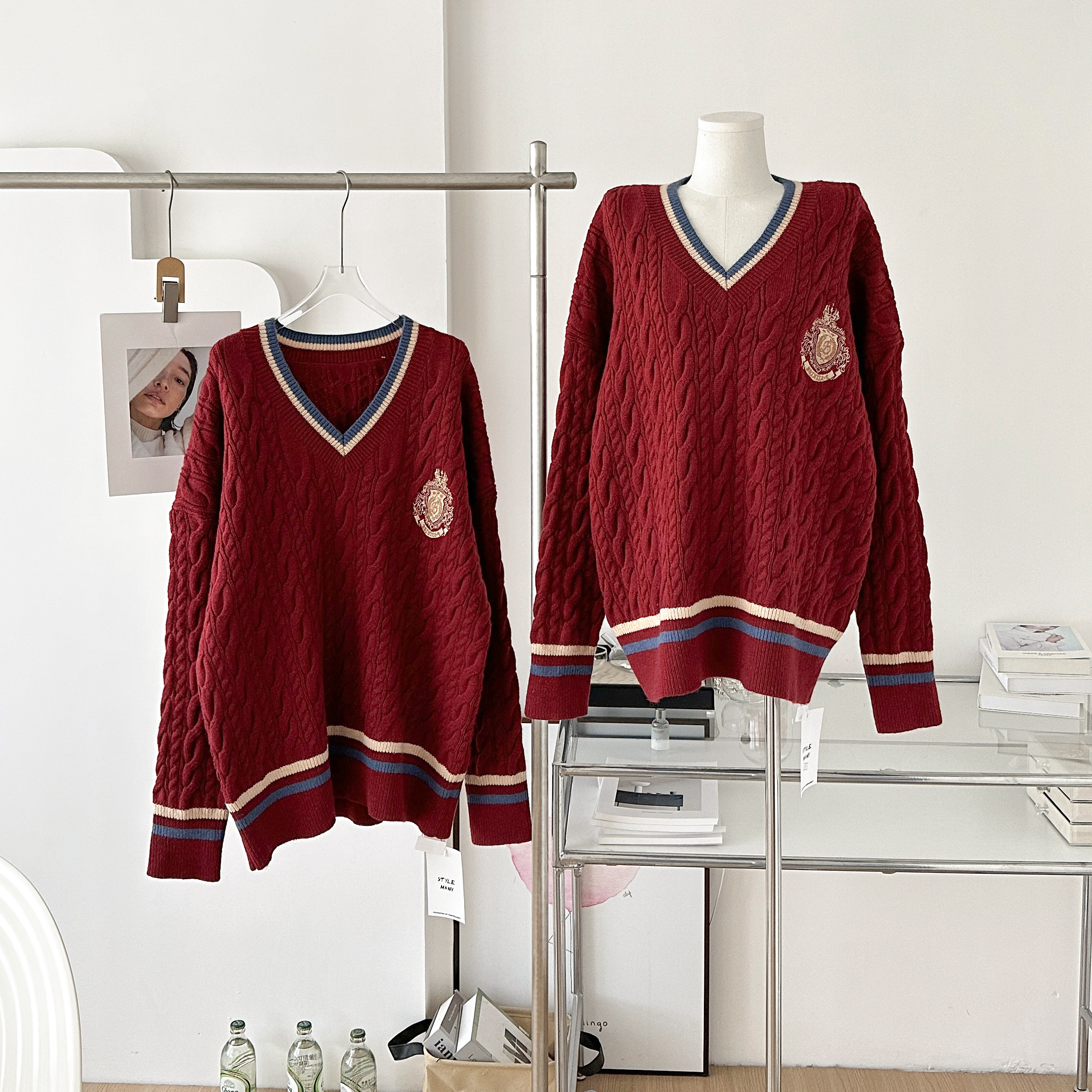 伦敦高校圣诞酒红色V领学院风显白宽松复古毛衣针织长袖上衣女冬