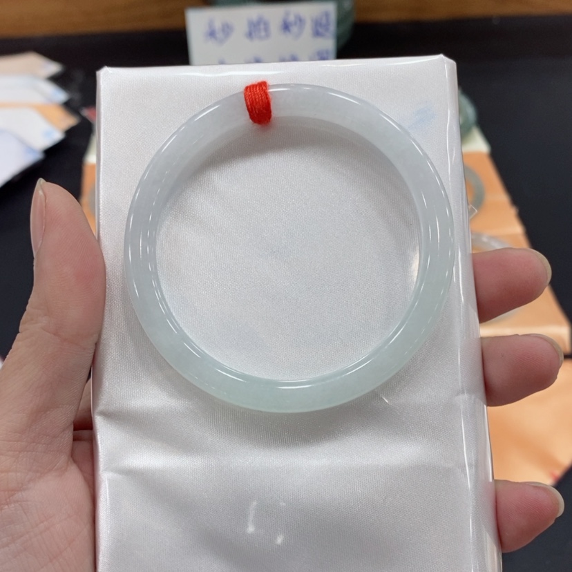 【闪购商品】翡翠手镯未镶嵌快**意