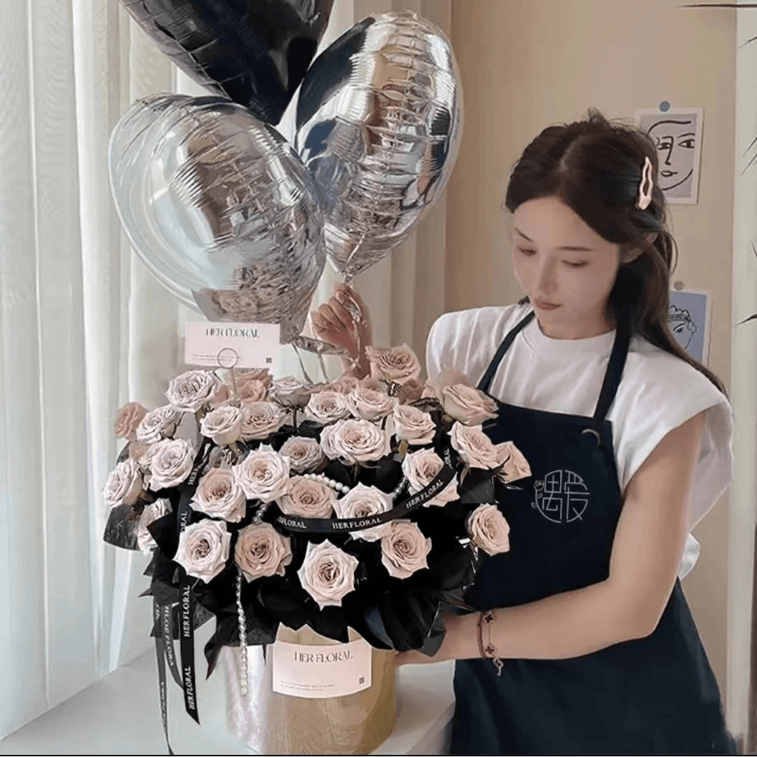 乌梅子酱曼塔玫瑰气球花束同城鲜花配送生日礼物附近花店送花