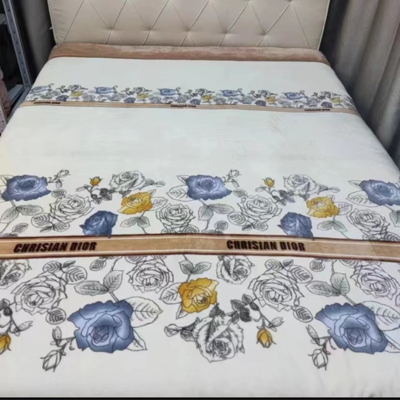 依雪家纺【1.8米*2.0米】花开富贵款石墨烯被子