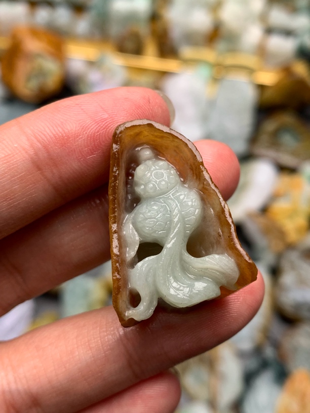 天然缅甸翡翠A货红翡皮壳鱼