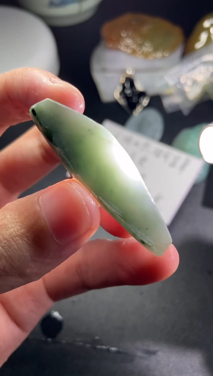 【闪购商品】翡翠颈饰未镶嵌19片料