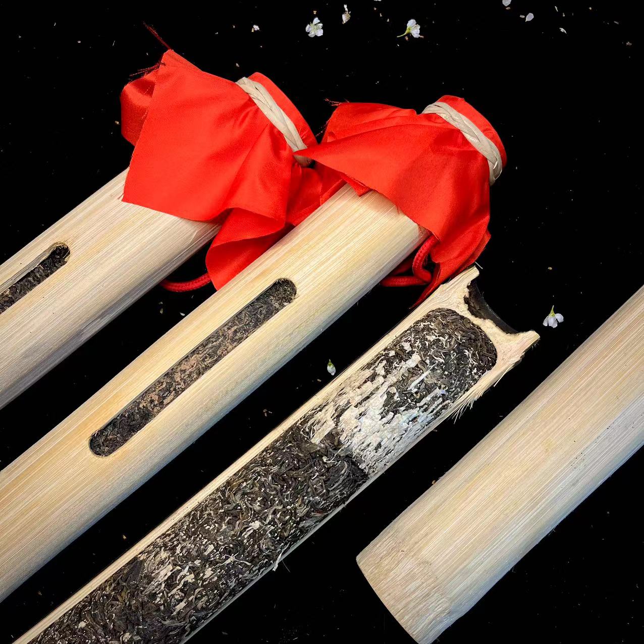 2012年 那卡竹筒茶250g 普洱茶生茶