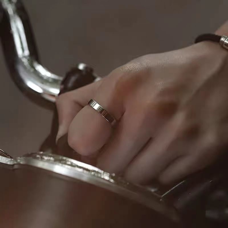 个性自律戒指素圈男潮不掉色冷淡风简约小众情侣指环戒子女