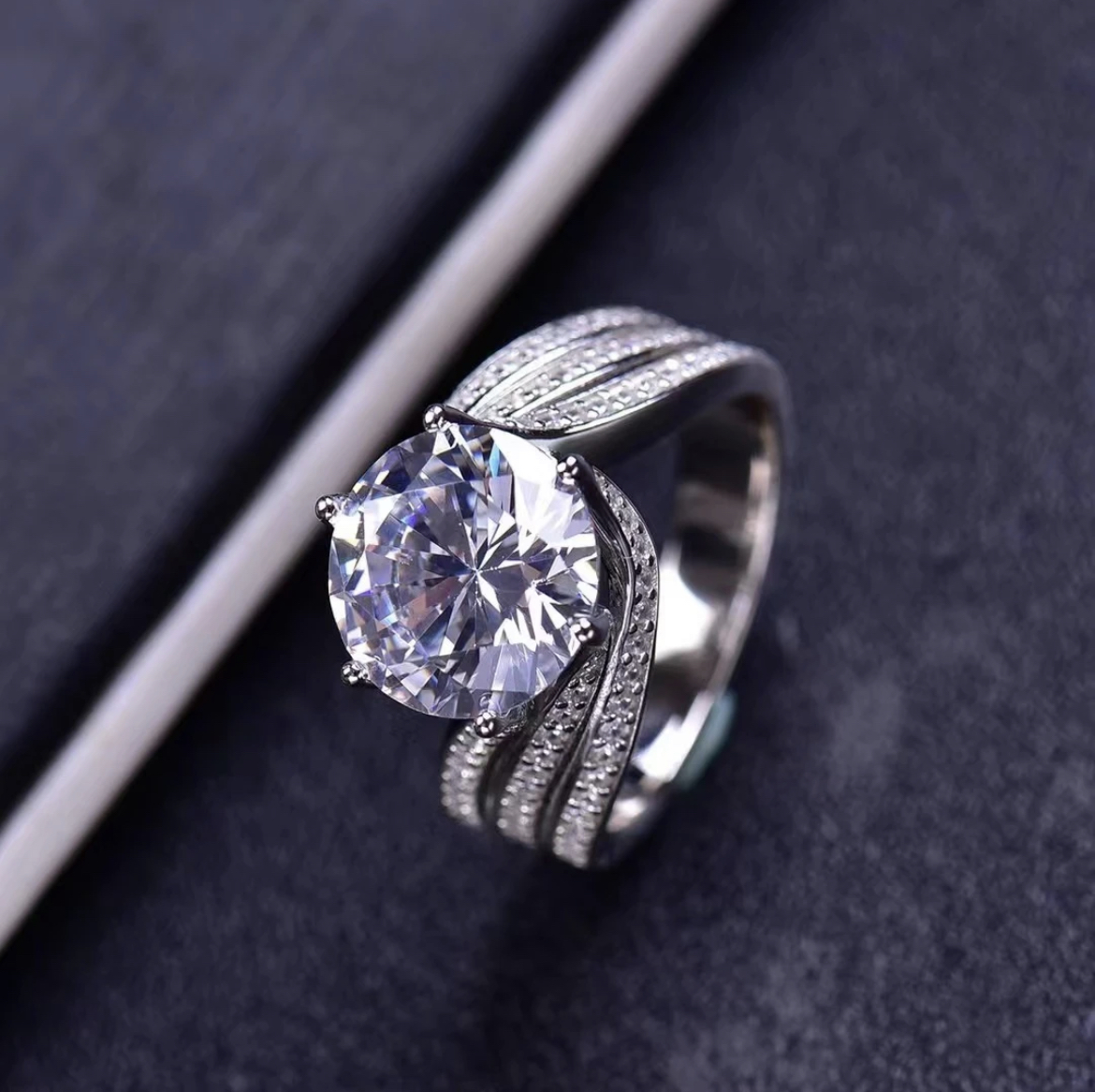 925银莫桑石戒指 【三世情缘】3.0ct-5.0ct高品质时尚轻奢经典女戒.