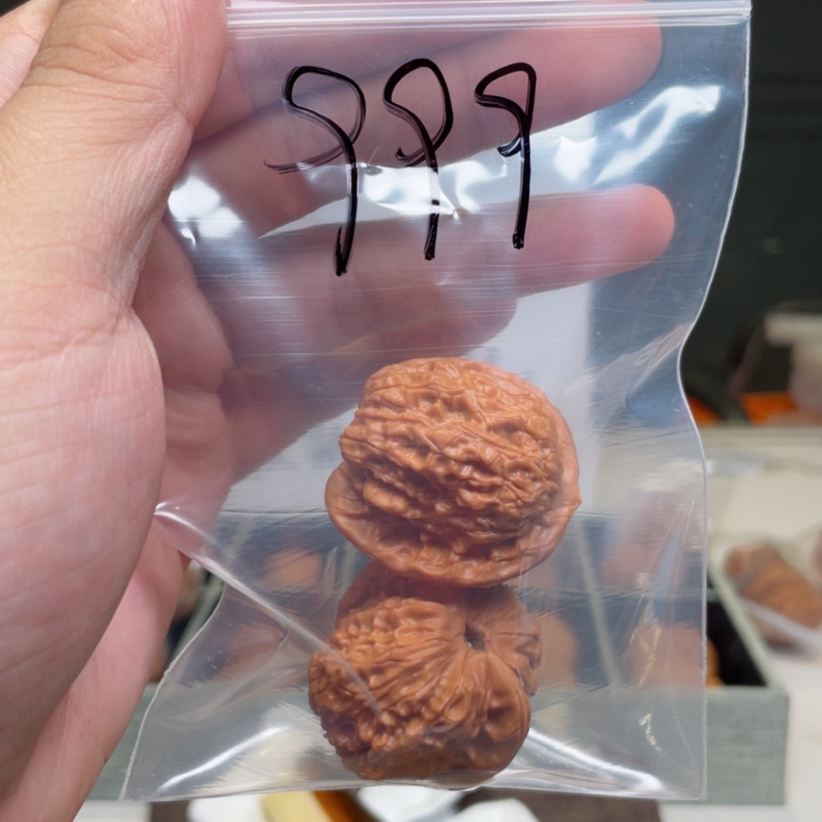 【闪购商品】桃核吊坠