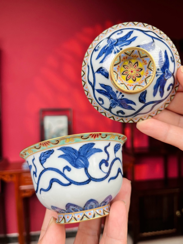 谢国福描金青花珐琅彩盖碗