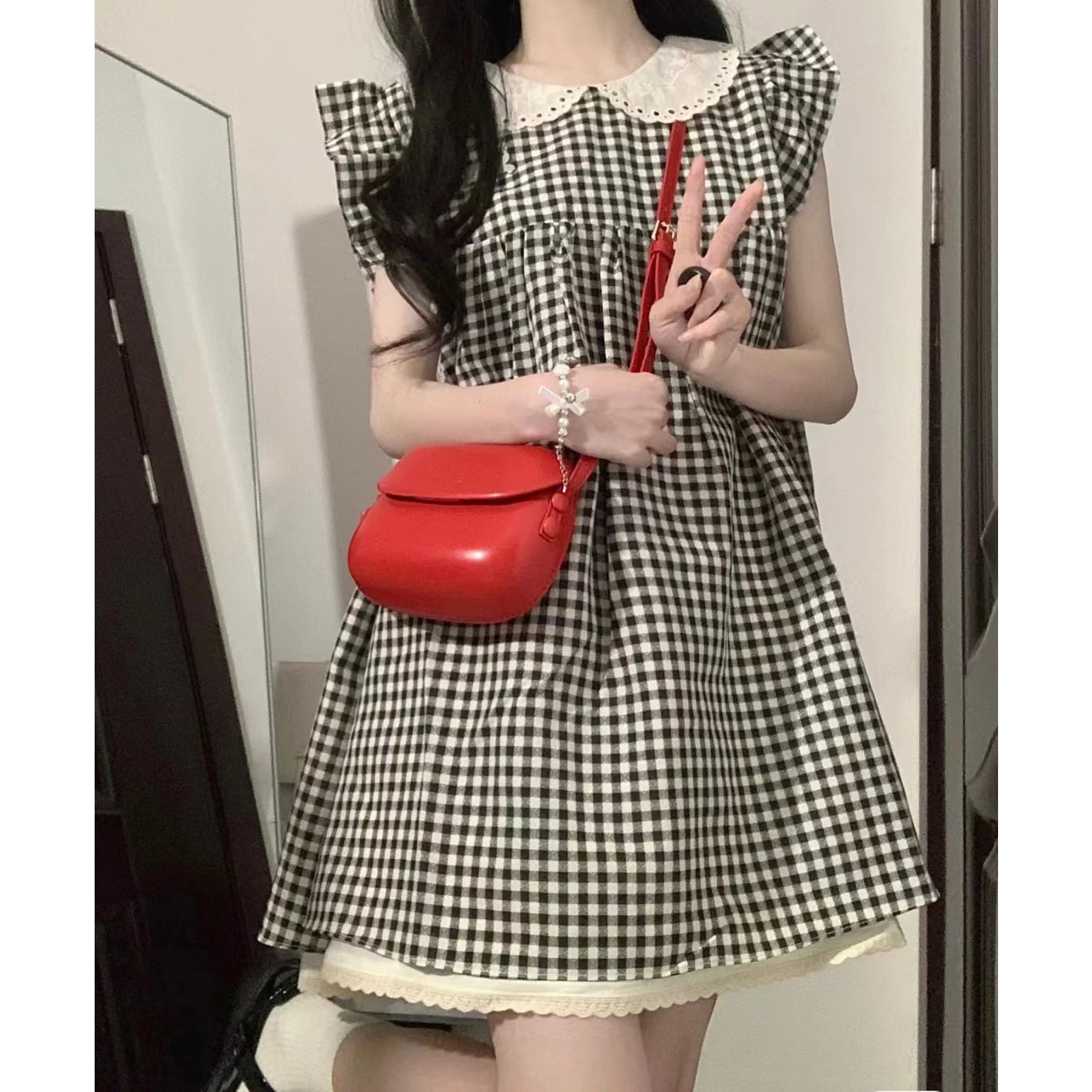2024夏季新款法式甜美娃娃领格子小个子飞飞袖孕妇哺乳连衣裙