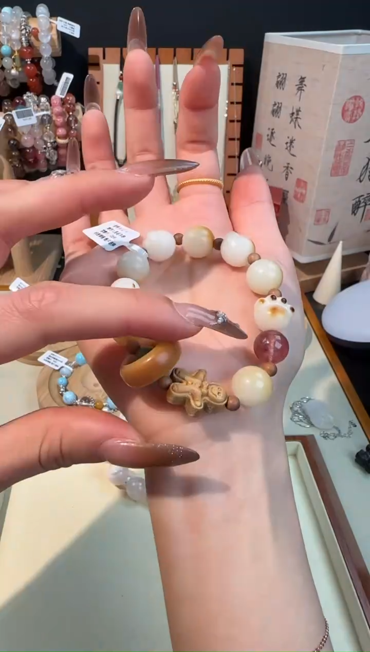 【闪购商品】水晶手串未镶嵌菩提猫爪设计款手串