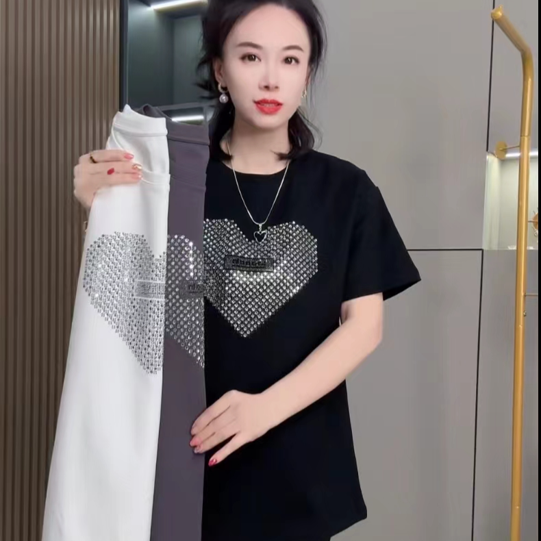 爱心重工中长款T恤显瘦气质洋气时尚休闲百搭宽松圆领潮流轻奢