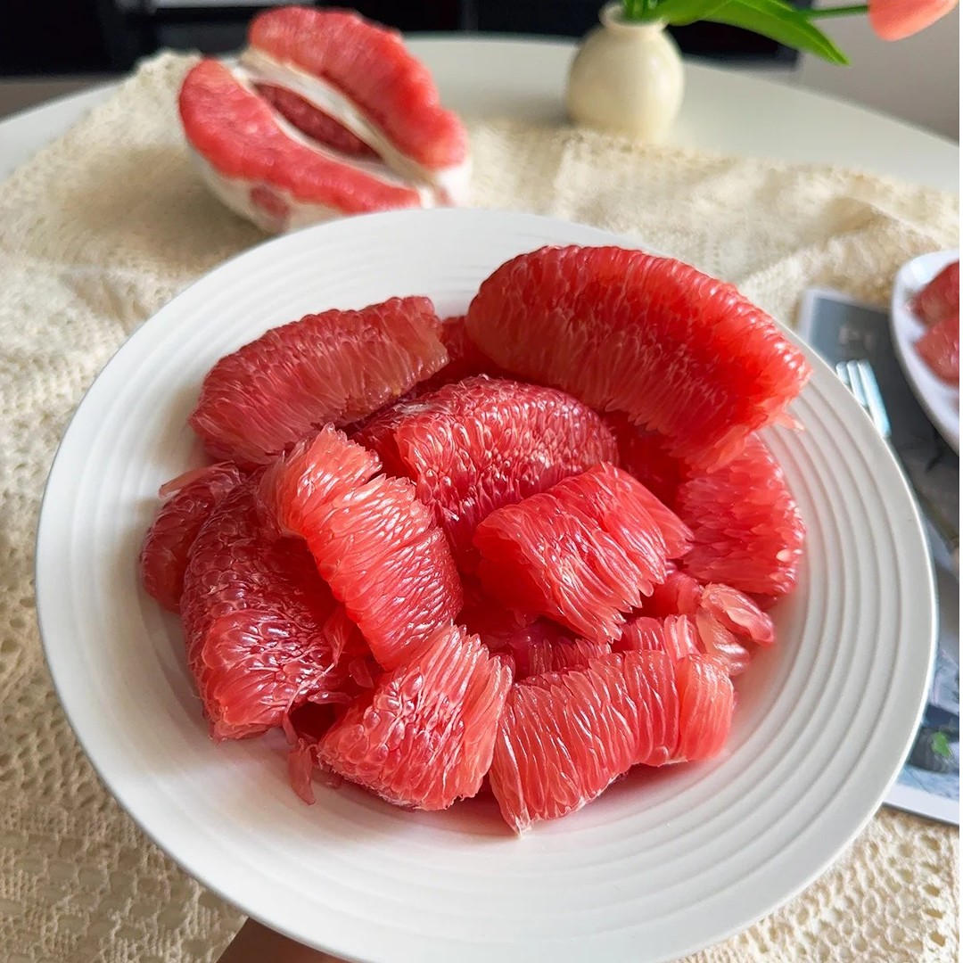 【2个装/4.3斤左右】福建红心蜜柚  一口飚汁 满嘴果肉 直甜不酸 12.8元/2个装 【备注可剥好装盒 默认不剥】