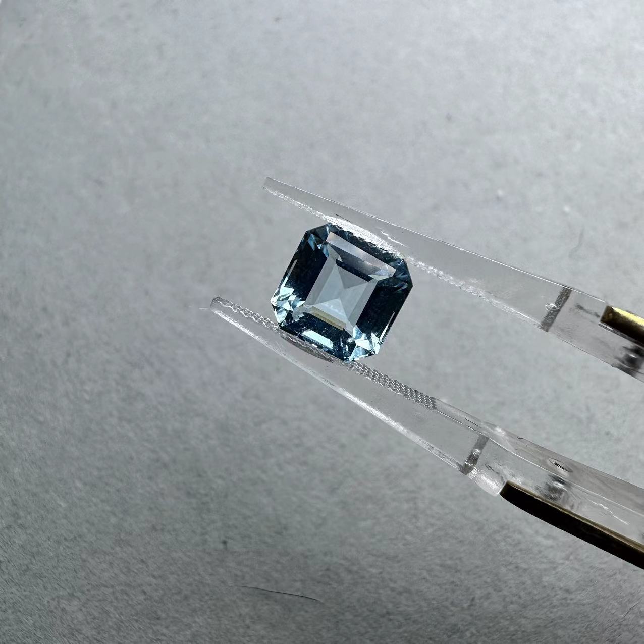 EM1110-03/天然海蓝宝裸石（圣玛利亚）/八角形/2.92ct