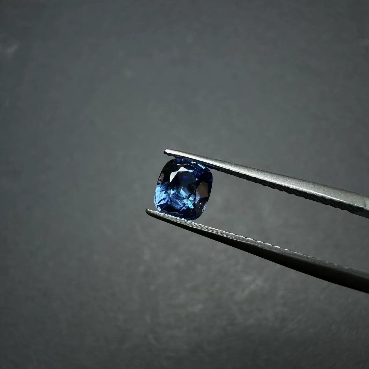 3829-s42/矢车菊蓝宝石/方枕形/1.06ct