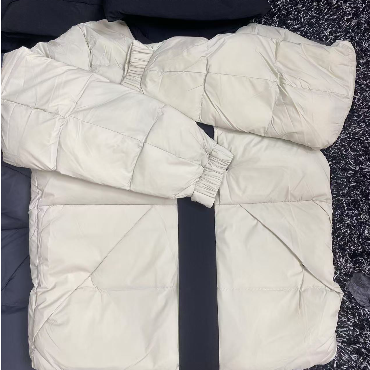 男士三色连帽厚款羽绒衣