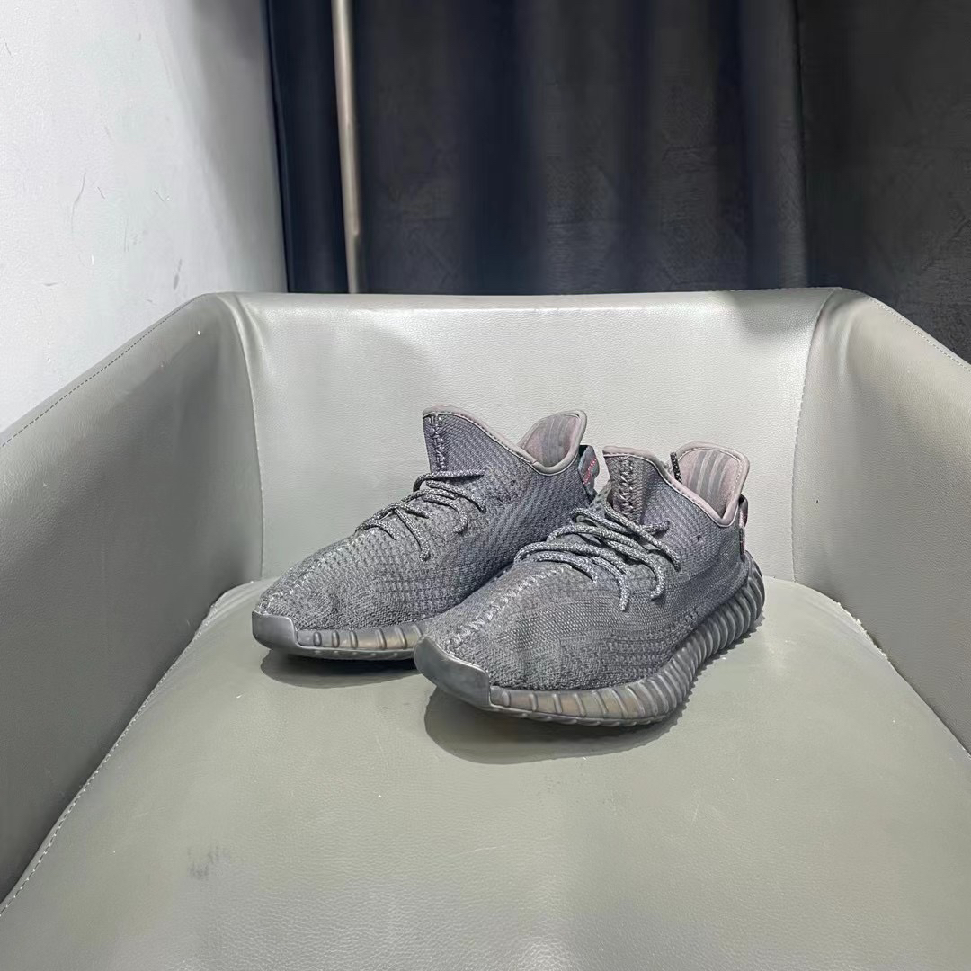 捡漏44码 Yeezy 350 黑天使 下地不多 999秒杀！平台3999可刀！球鞋