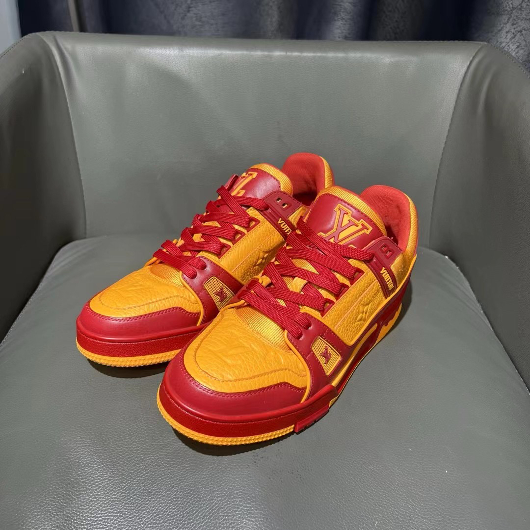 全新捡漏41.5码 lv trainer 红黄全新原盒无瑕7599秒杀平台9k球鞋