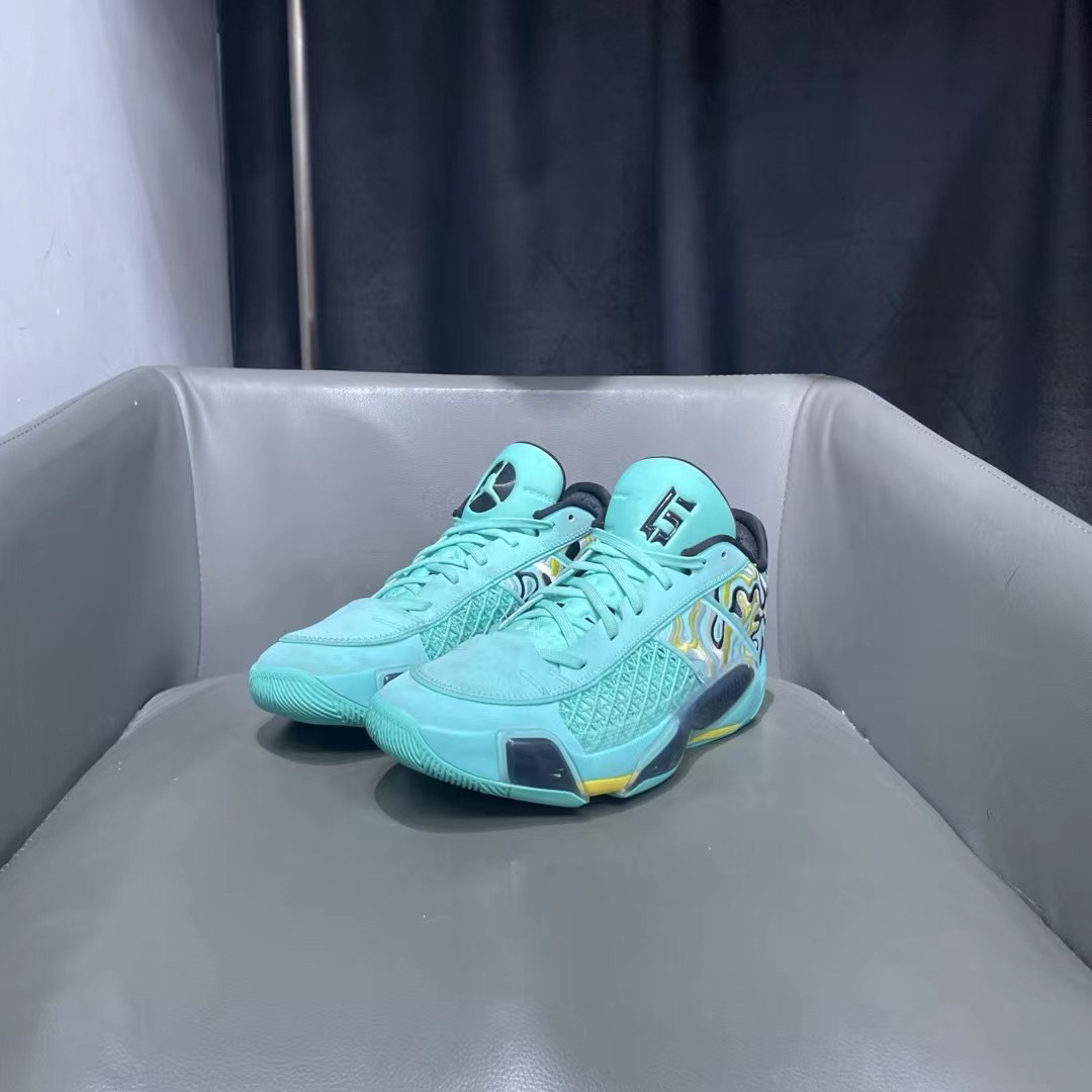 捡漏44.5码 aj38 郭艾伦篮球鞋499秒杀！基本全新球鞋