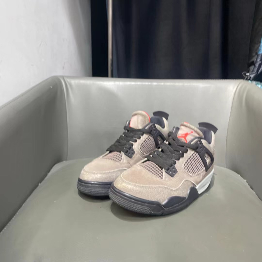 捡漏39码 Aj4 摩卡 下地一次 几乎全新 1099秒杀！球鞋