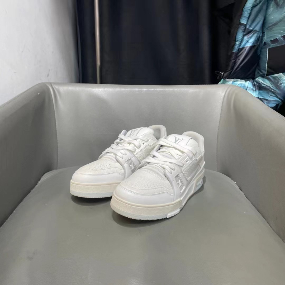 捡漏40码全新 Lv trainer 白水泥 全新原盒无使用 8999秒杀球鞋
