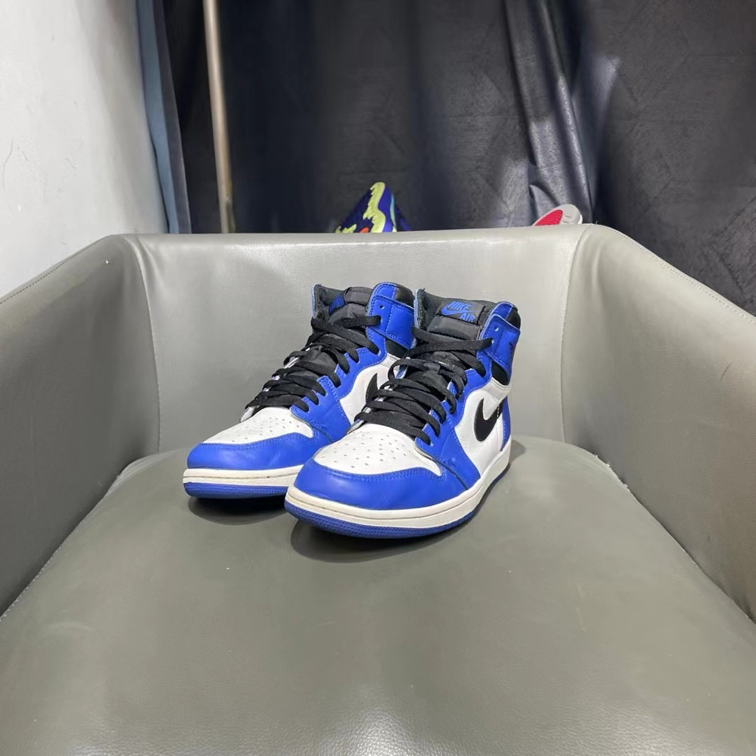 捡漏44.5码 aj1 小闪电 95新 799秒杀！球鞋