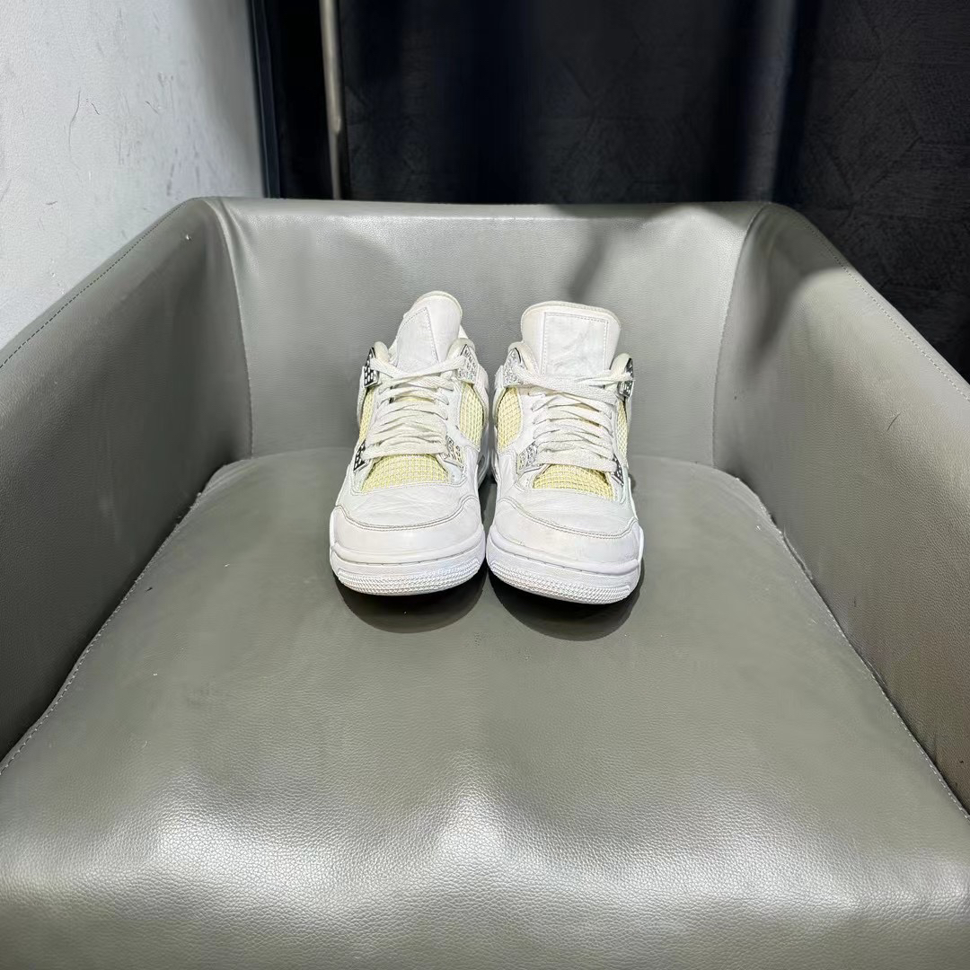 44码AJ4 之前1599现在899