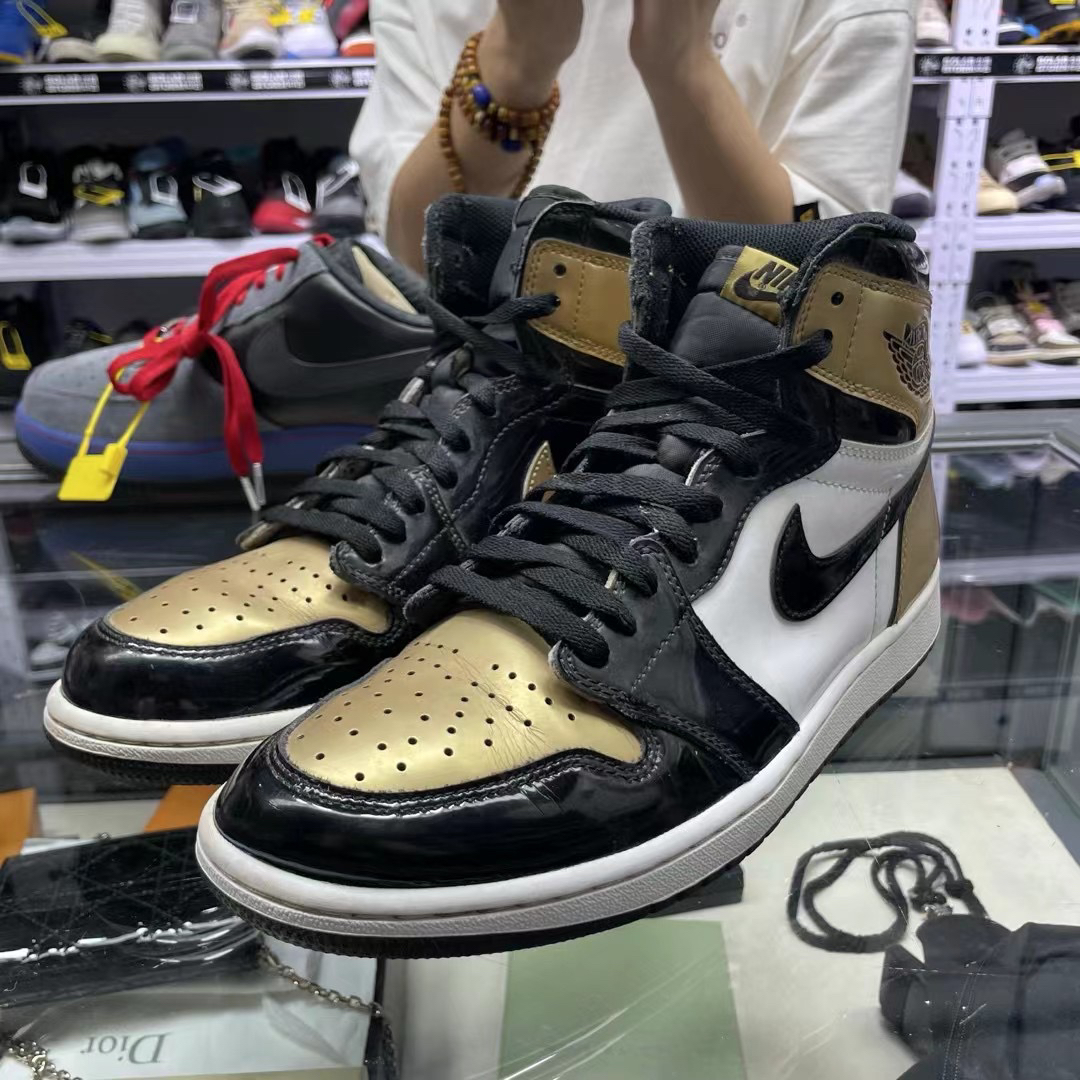捡漏44码 aj1 黑金漆皮下地几次699秒杀球鞋
