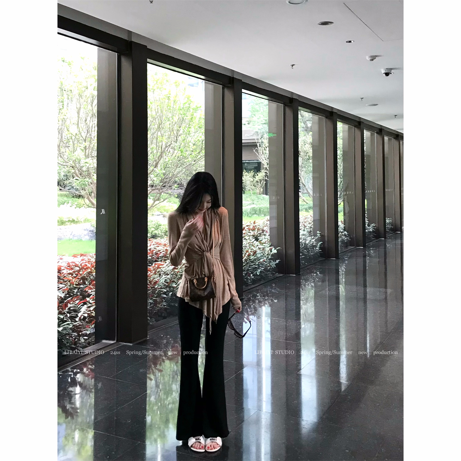  LIBAIYI  巨显瘦/秋季叠领绑带慵懒长袖上衣+微喇长裤套装1216