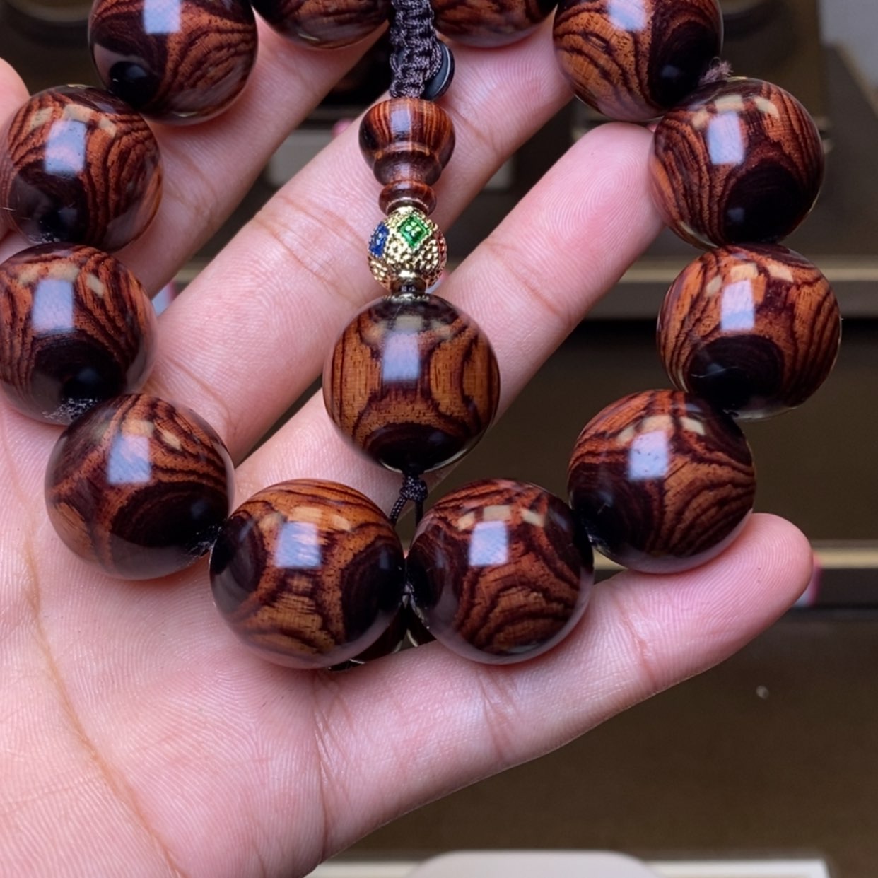 【闪购商品】雕刻木材豪*