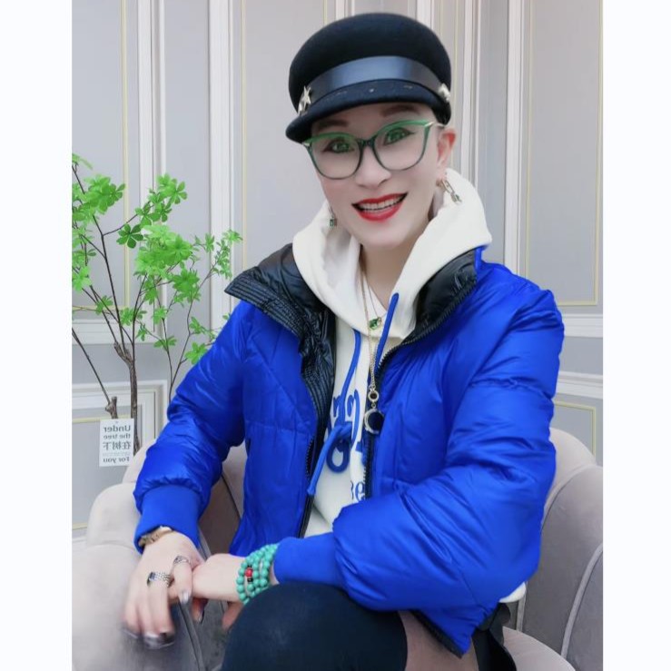 爱舞服饰 立领口袋双拉链短款羽绒服