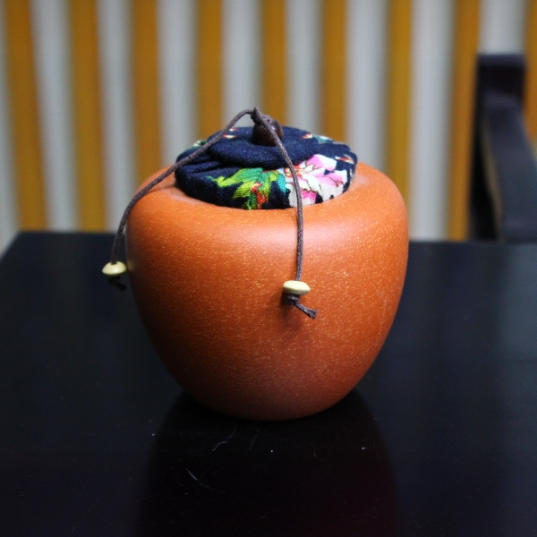 黄龙山原矿紫砂降坡泥布盖茶叶罐