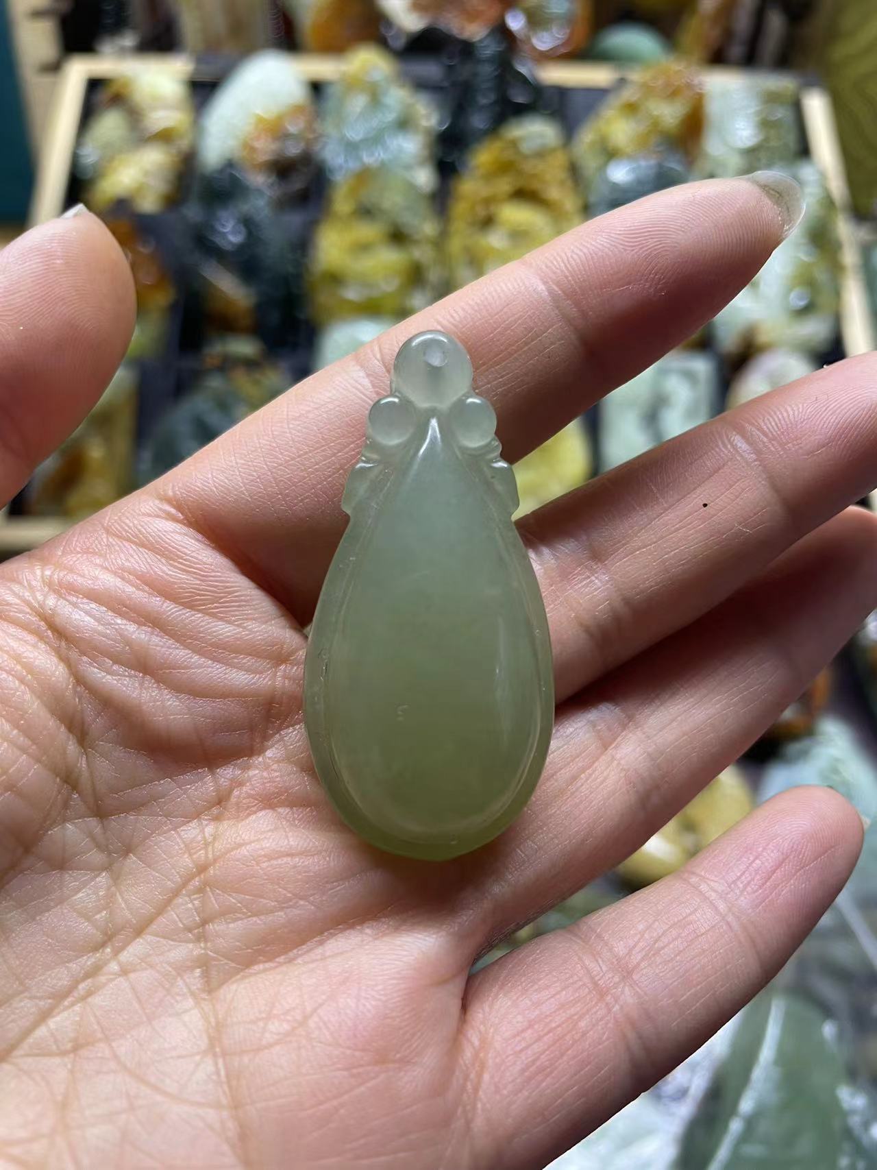 岫玉挂件水滴吊坠