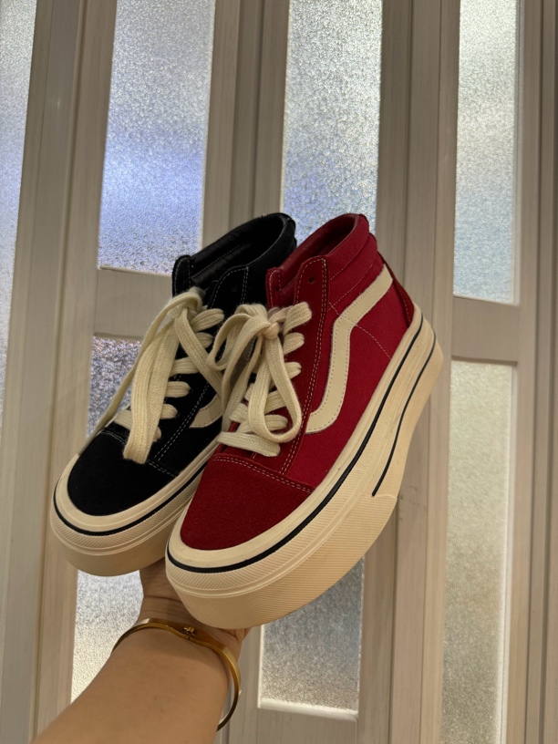 018-2时尚百搭女士小白鞋