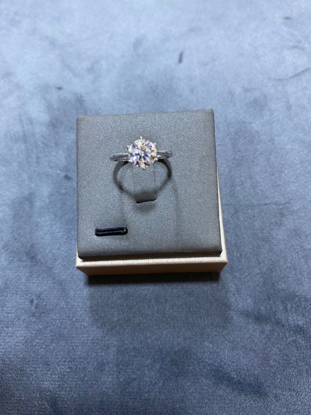 【钻注一生】 经典光面六爪2.0ct女戒