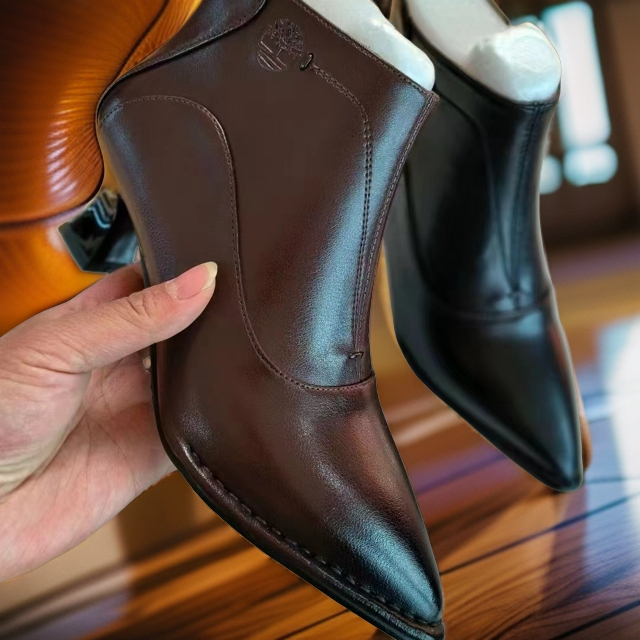 女鞋时尚黑色靴子尖头牛皮秋冬高跟鞋