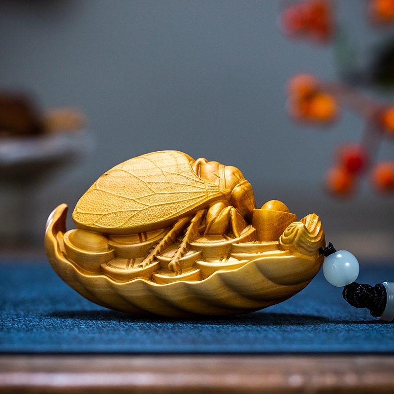 小叶黄杨木雕圆雕一叶生蝉