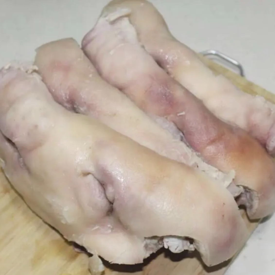 半熟去骨猪头肉半熟猪头肉半成品猪脸肉卤菜爆炒红烧