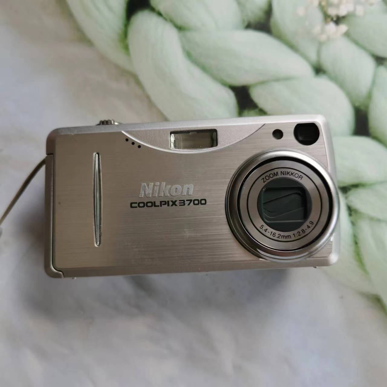 9新 Nikon/尼康 E3700 320万像素3倍光学变焦摄影复古学生银色