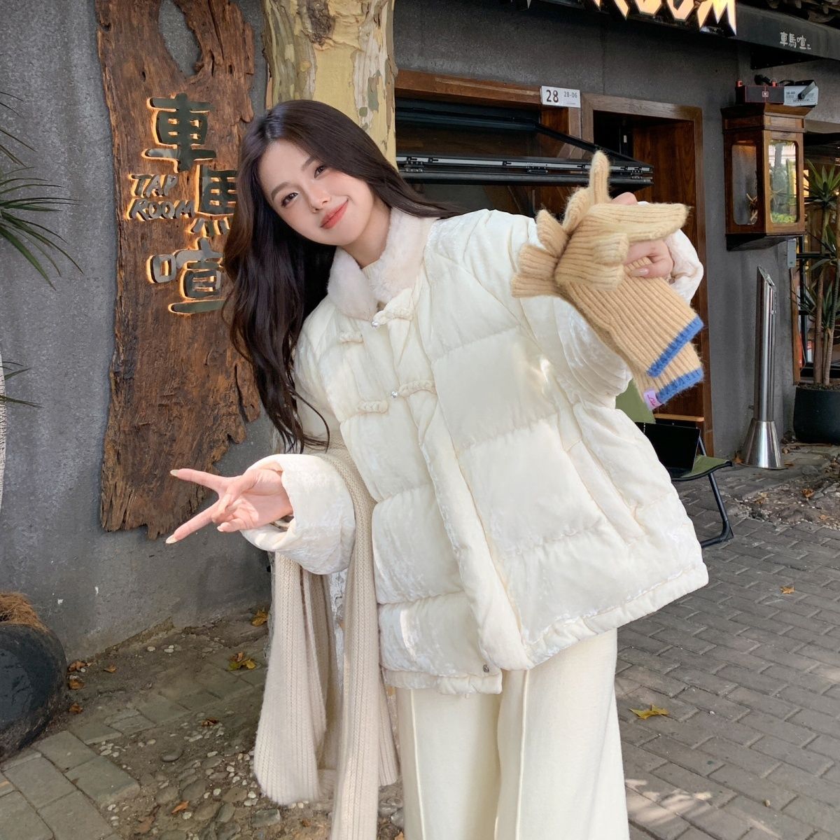 波司澄新中式国风盘扣羽绒服女2023年新款冬季高级感时尚