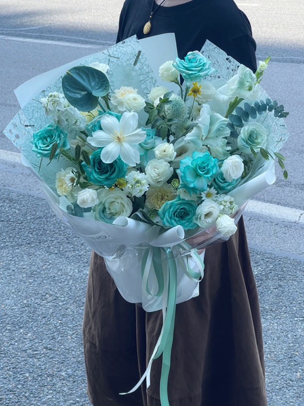 吸色缇芙尼蓝混搭组合花束送女朋友送闺蜜送爱人同事