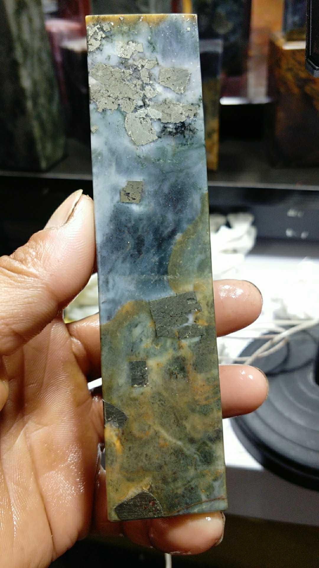 桂林鸡血印石摆件